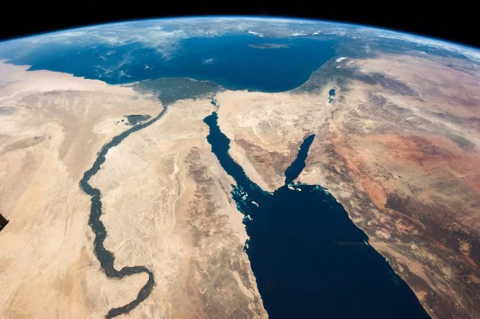 Nile and euphrates river in islam